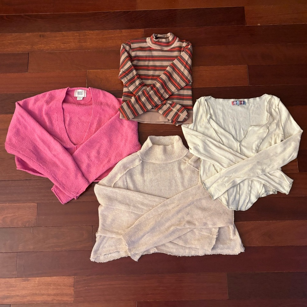 Urban Outfitters Long Sleeve Bundle (4)! Sizes: S & XS.